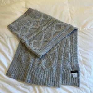 Cozy gray scarf